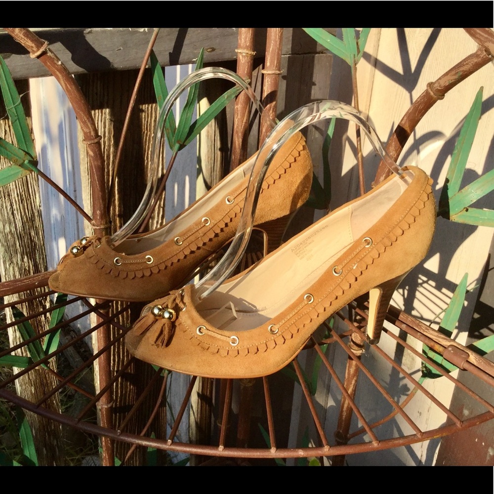 NWOT Shoebox New York Fringe Tassel Suede Heels - Picture 4 of 14
